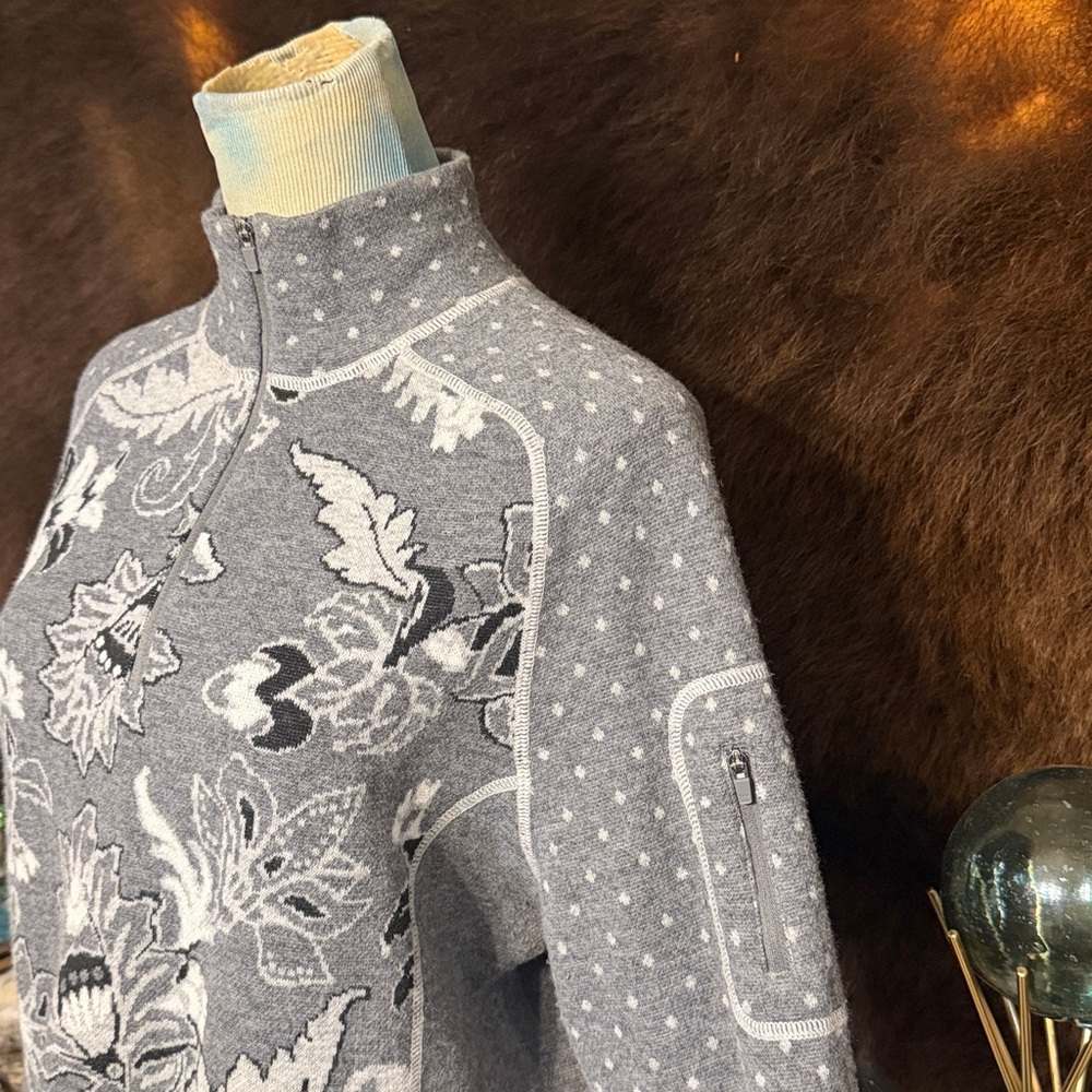 Gray Floral Patterned pullover Sweater L (6002) - image 2